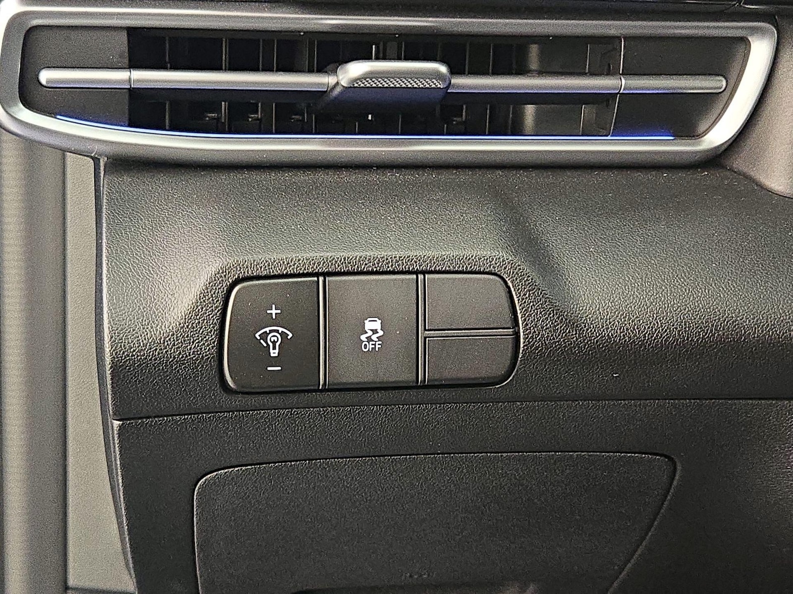 2024 Hyundai Elantra SEL - Photo 14