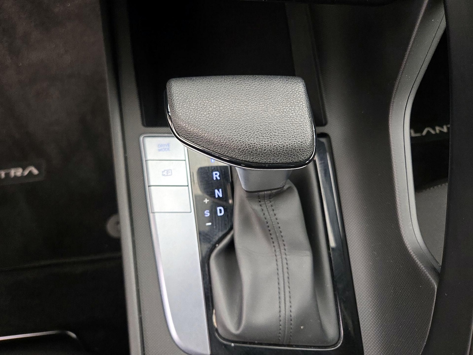 2024 Hyundai Elantra SEL - Photo 19