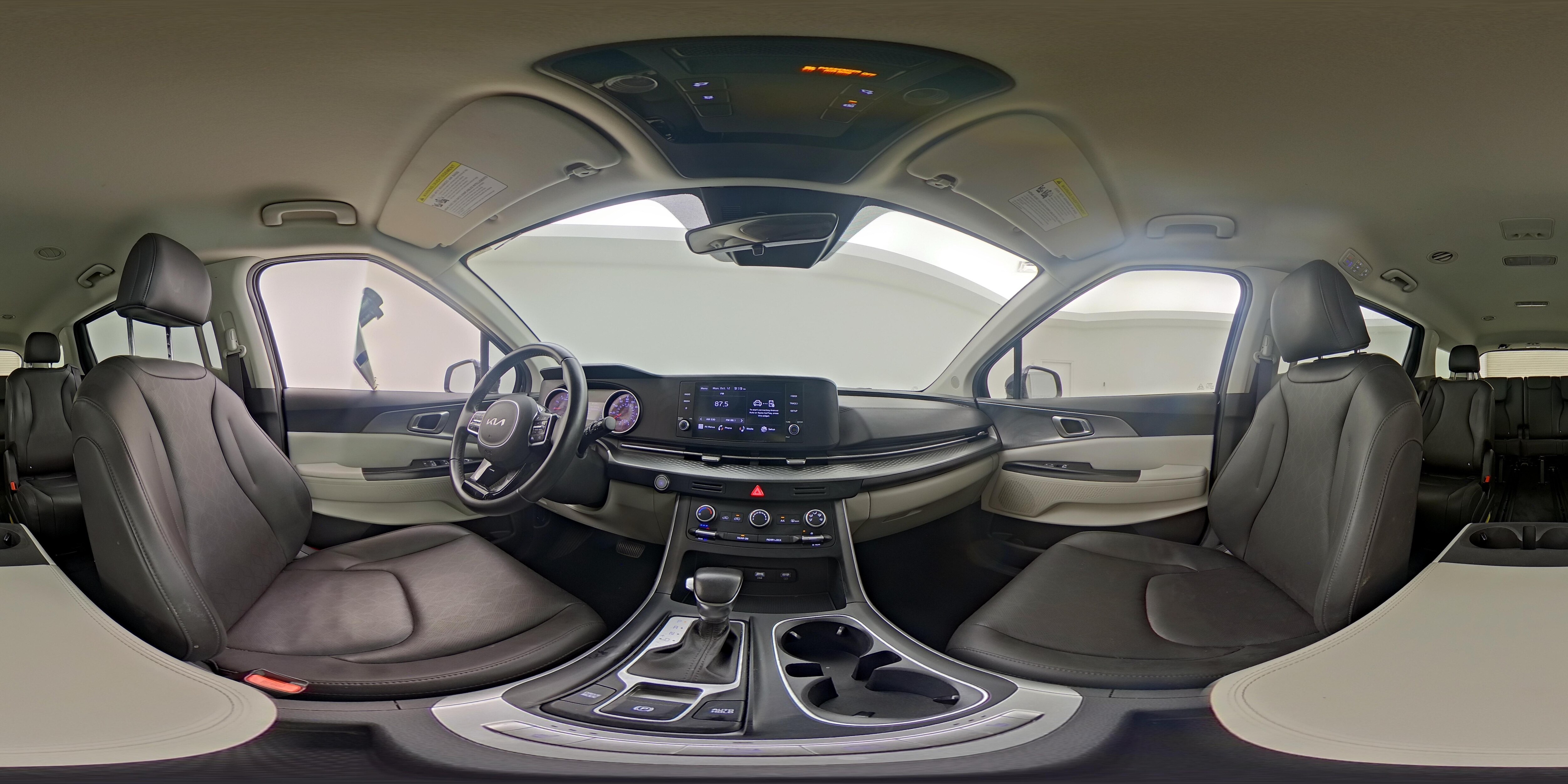 2023 Kia Carnival LX Seat Pkg - Photo 20
