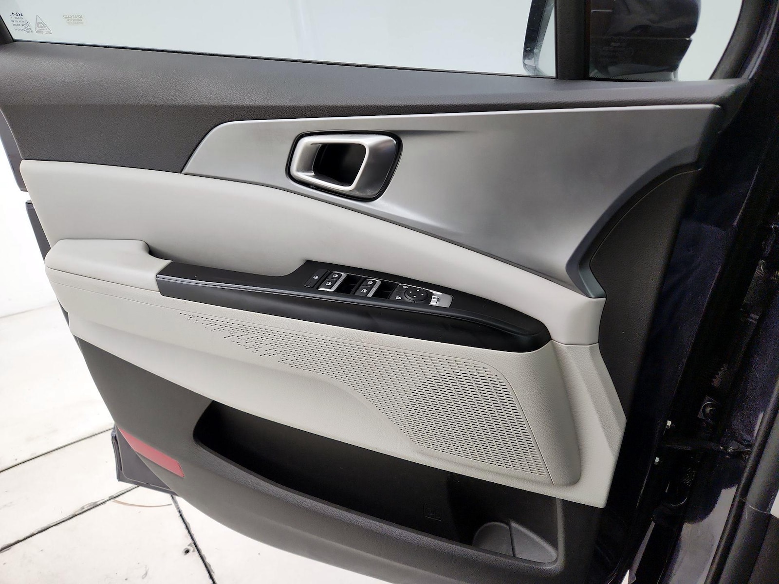 2023 Kia Carnival LX Seat Pkg - Photo 13