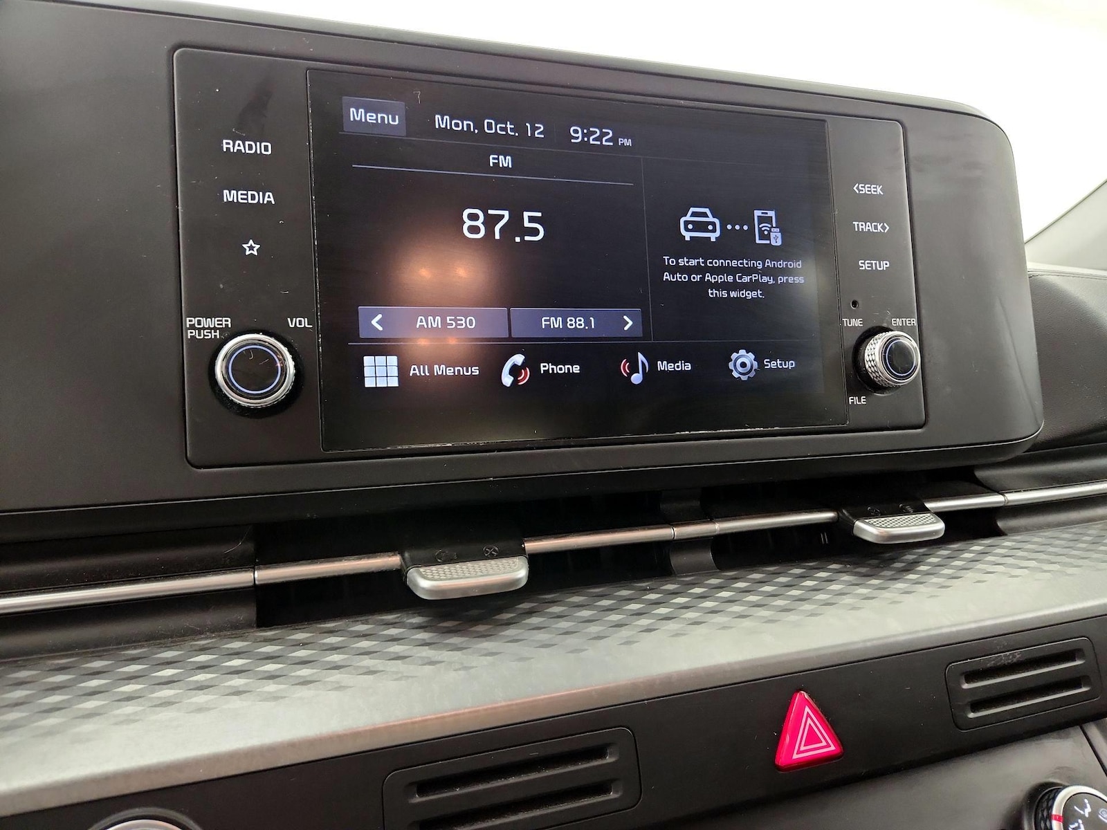2023 Kia Carnival LX Seat Pkg - Photo 14