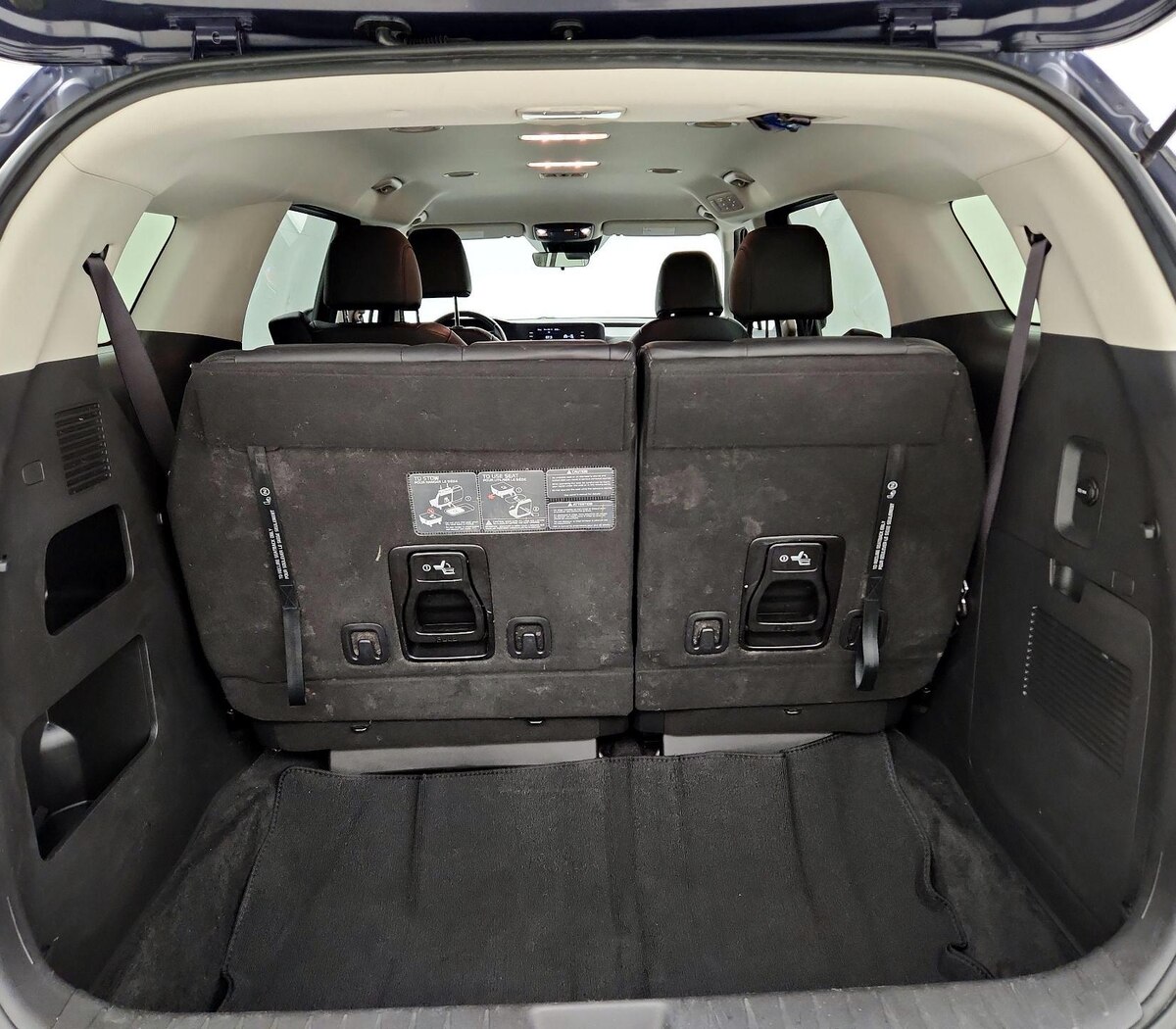 Trunk/Cargo (Seats Up)
