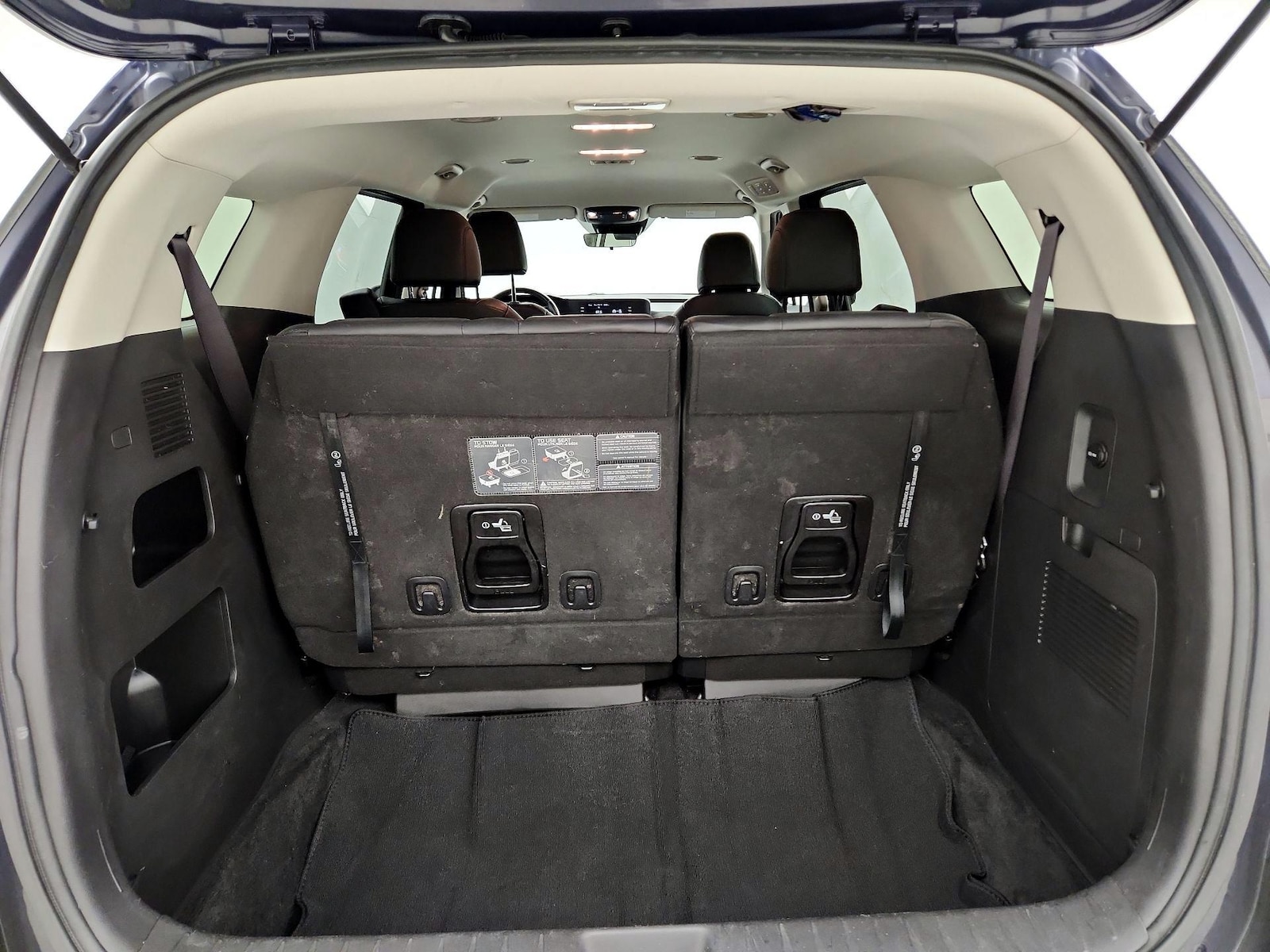 2023 Kia Carnival LX Seat Pkg - Photo 17