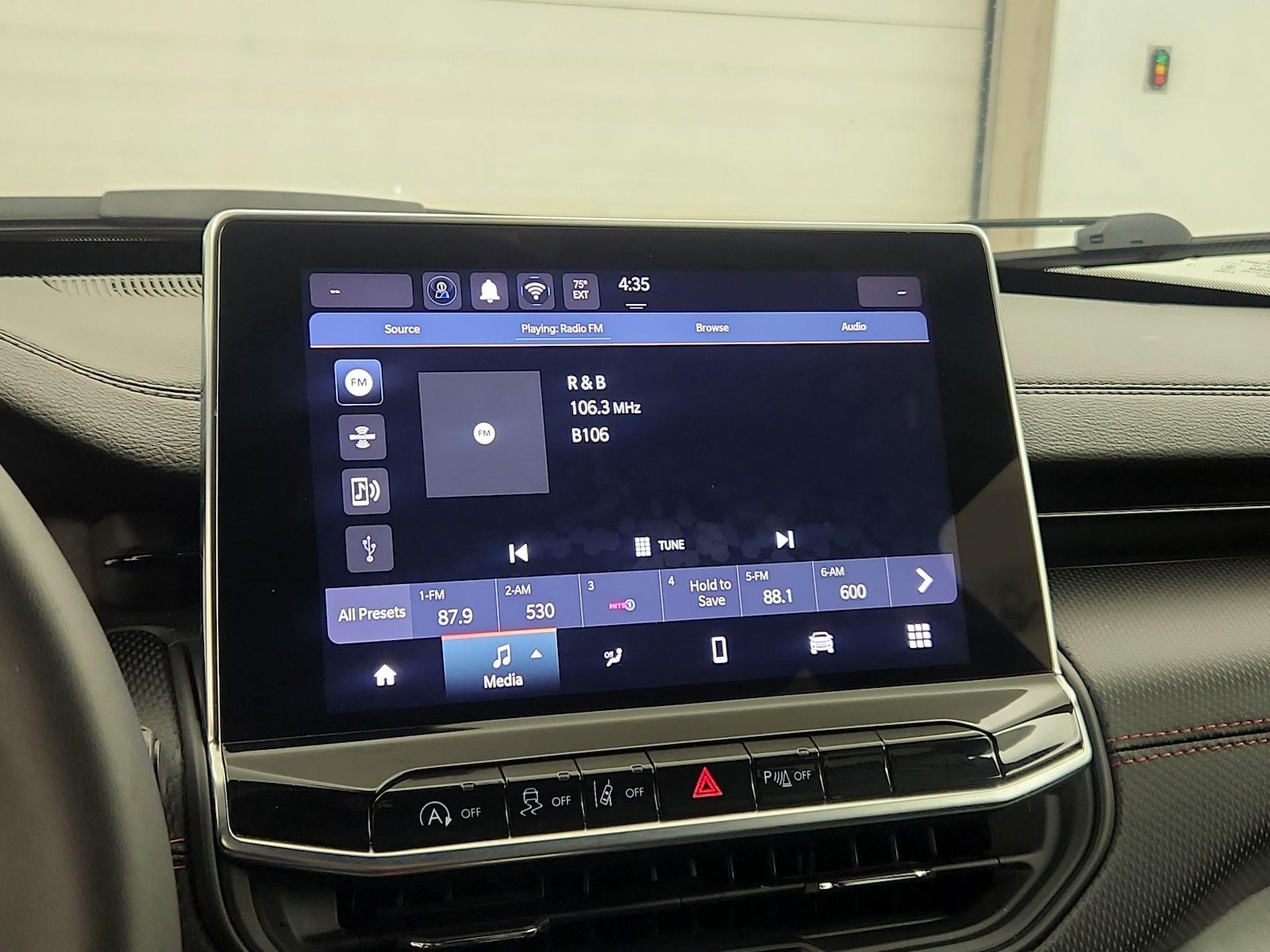 2025 Jeep Compass Trailhawk - Photo 16