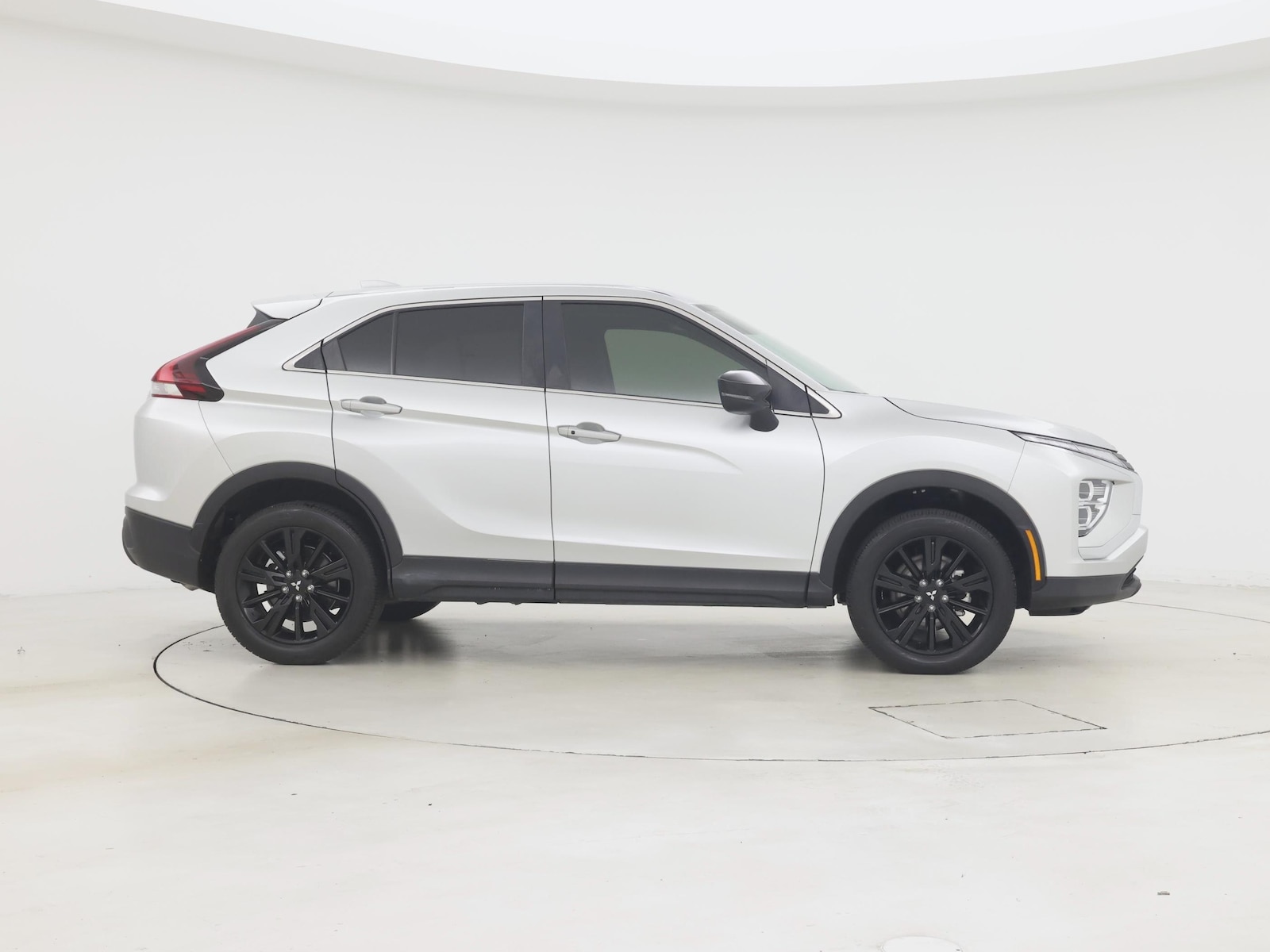 2025 Mitsubishi Eclipse Cross LE - Photo 8