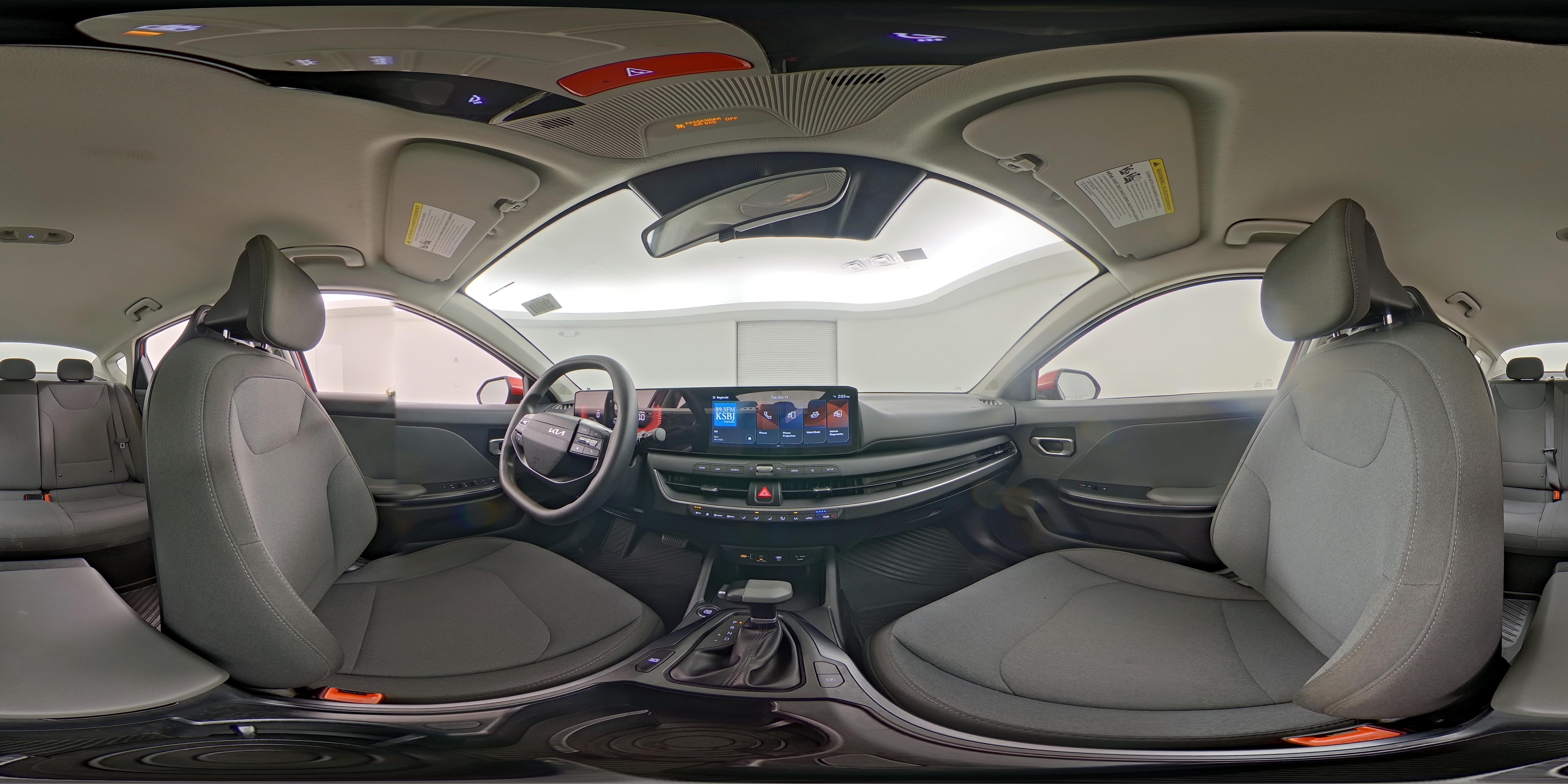 2025 Kia K4 LXS - Photo 24