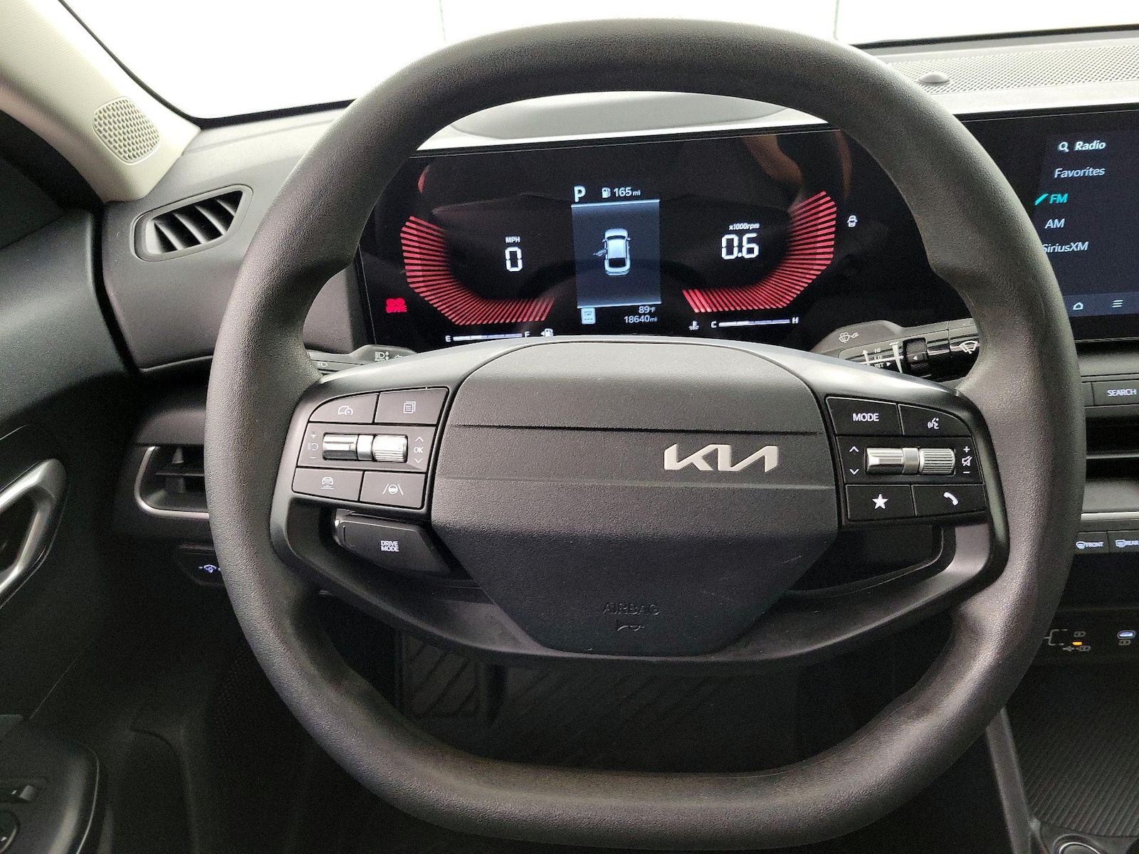 2025 Kia K4 LXS - Photo 11