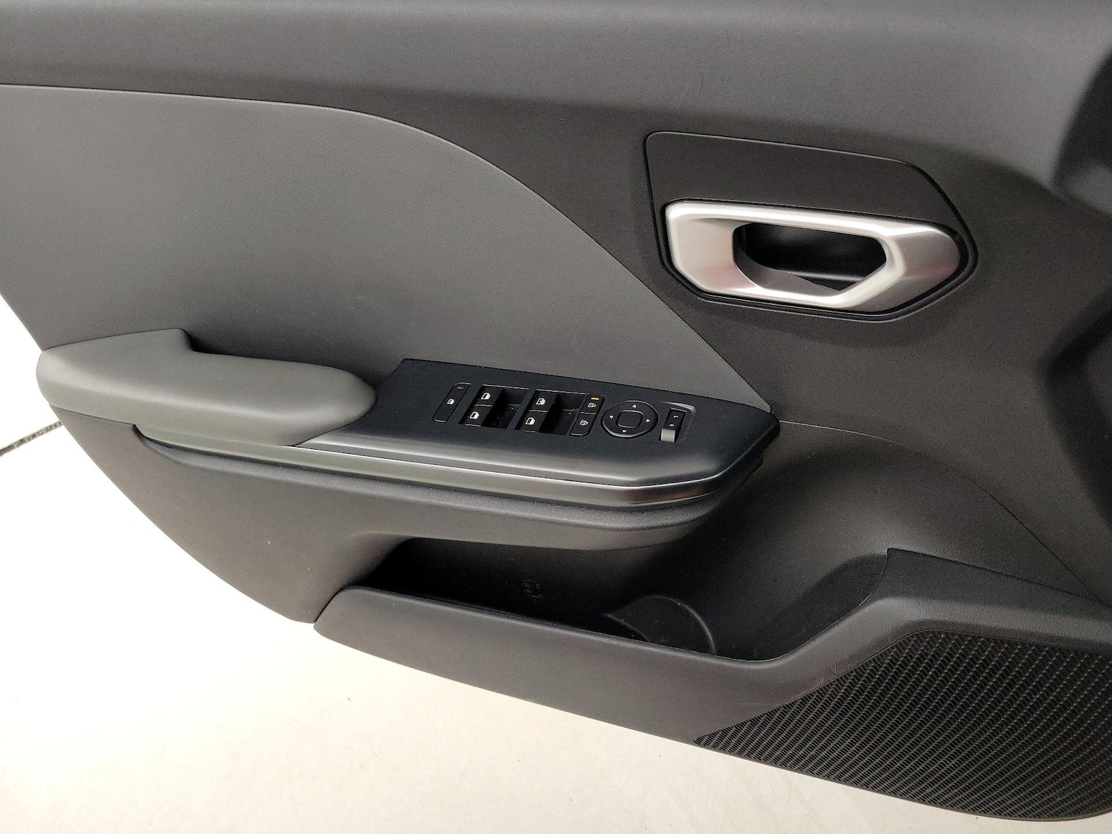 2025 Kia K4 LXS - Photo 13