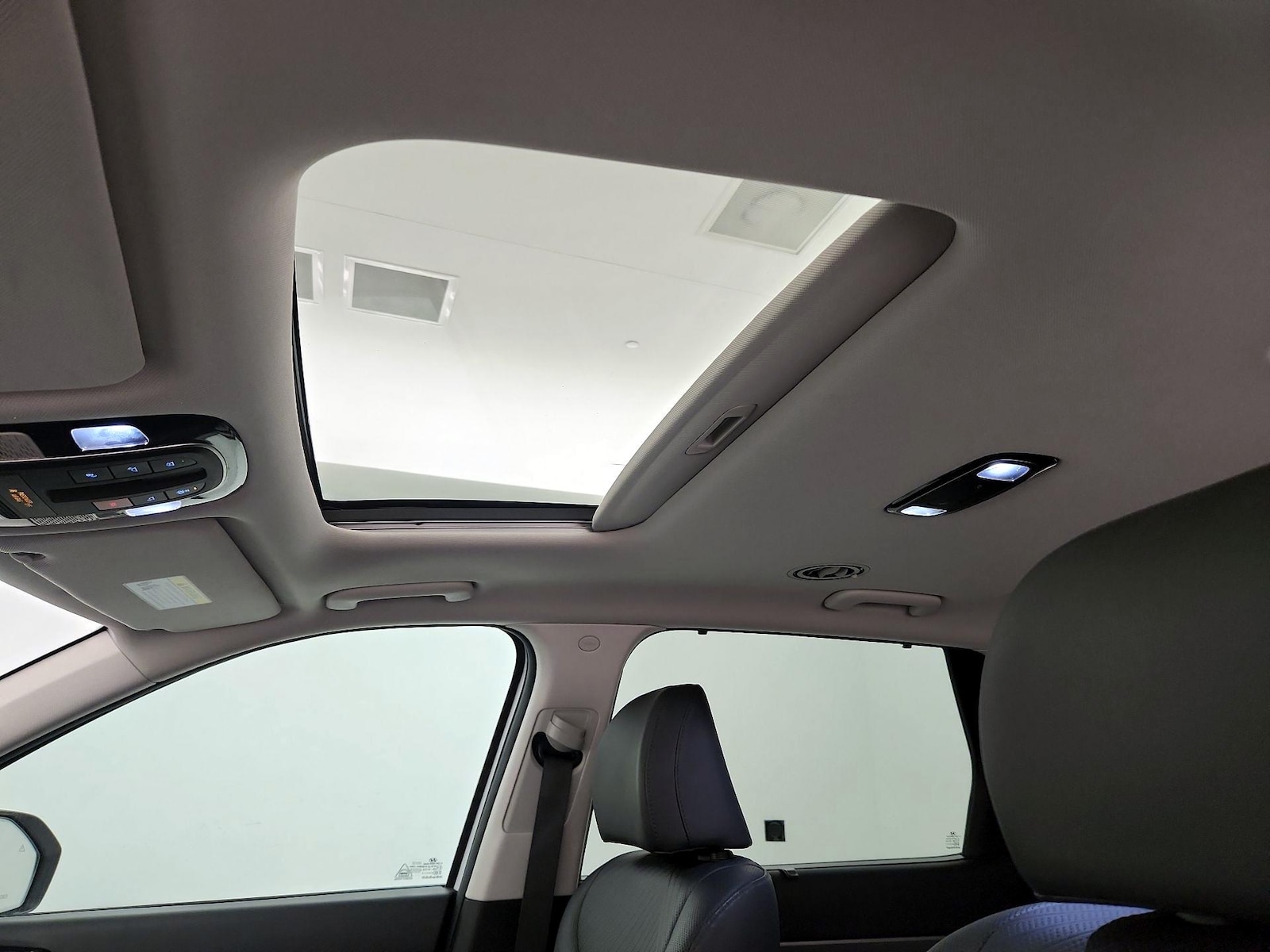 Sunroof(s) & Overhead Airbags