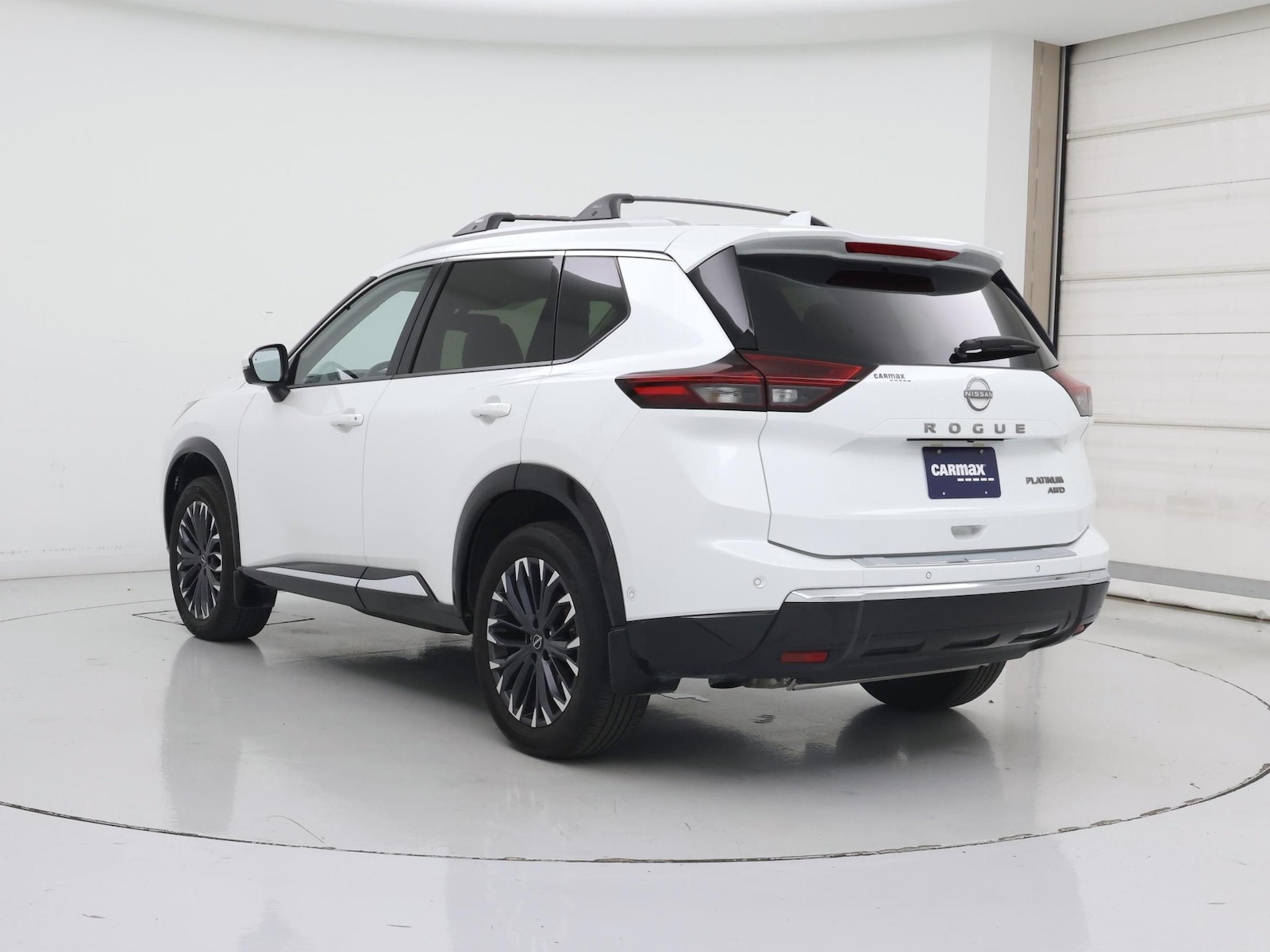2026 Nissan Rogue Platinum - Photo 3