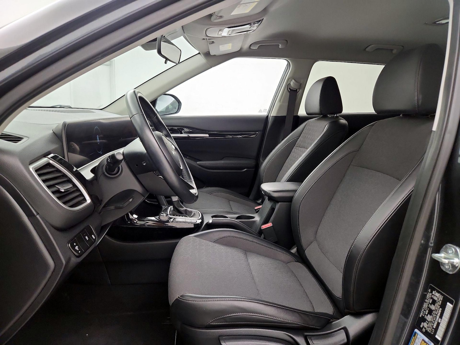 2024 Kia Seltos S - Photo 12