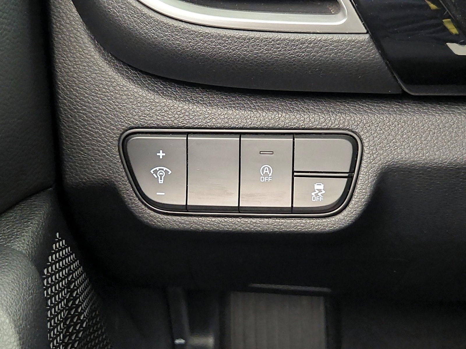2024 Kia Seltos S - Photo 14