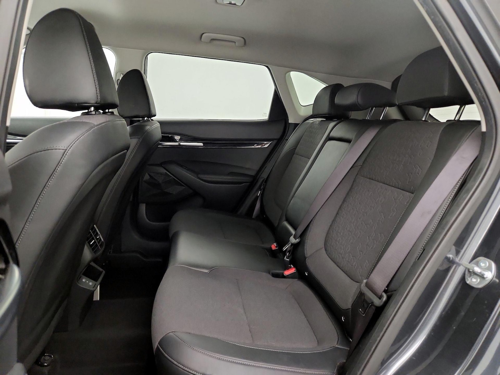 2024 Kia Seltos S - Photo 21