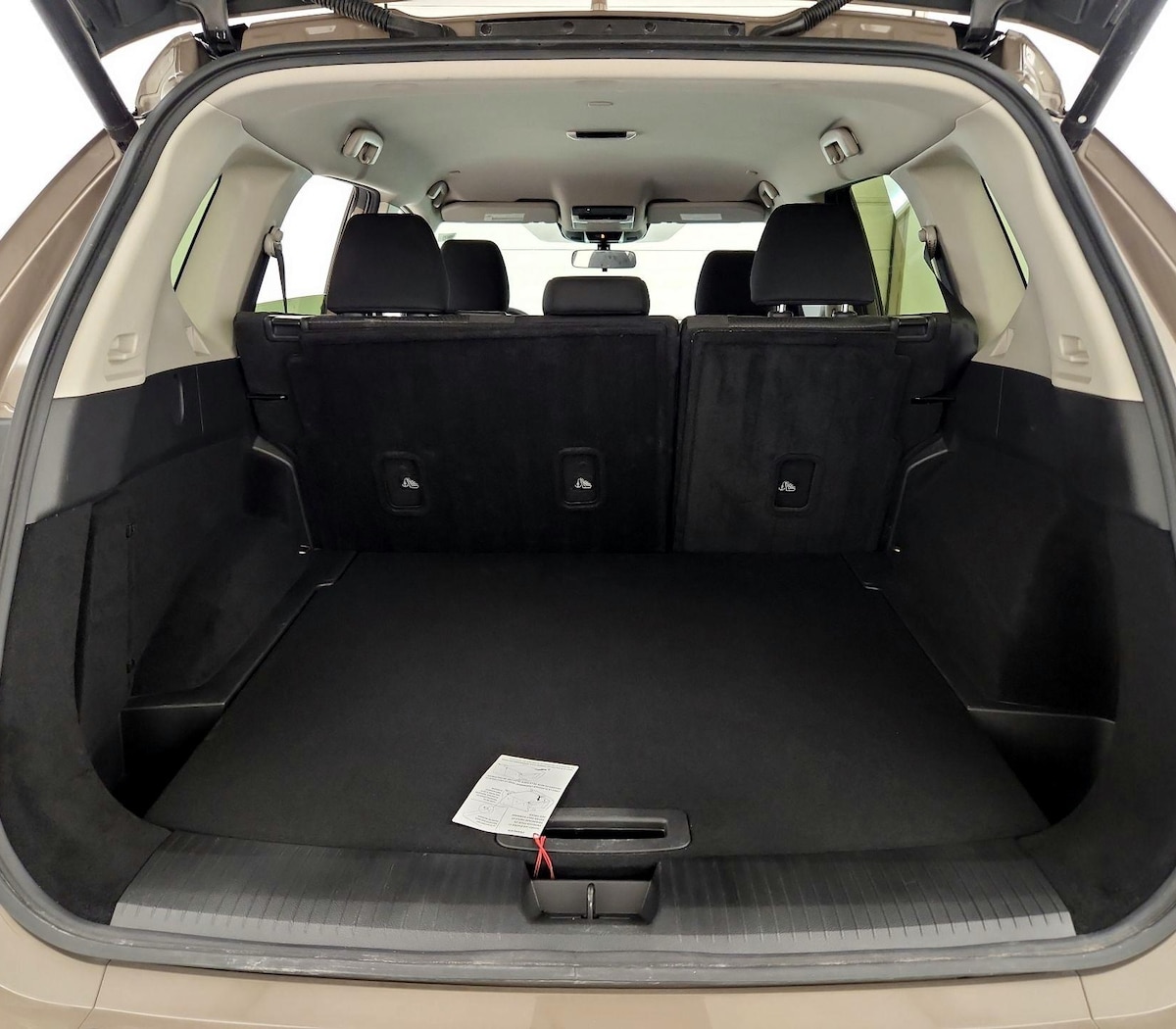 Trunk/Cargo (Seats Up)