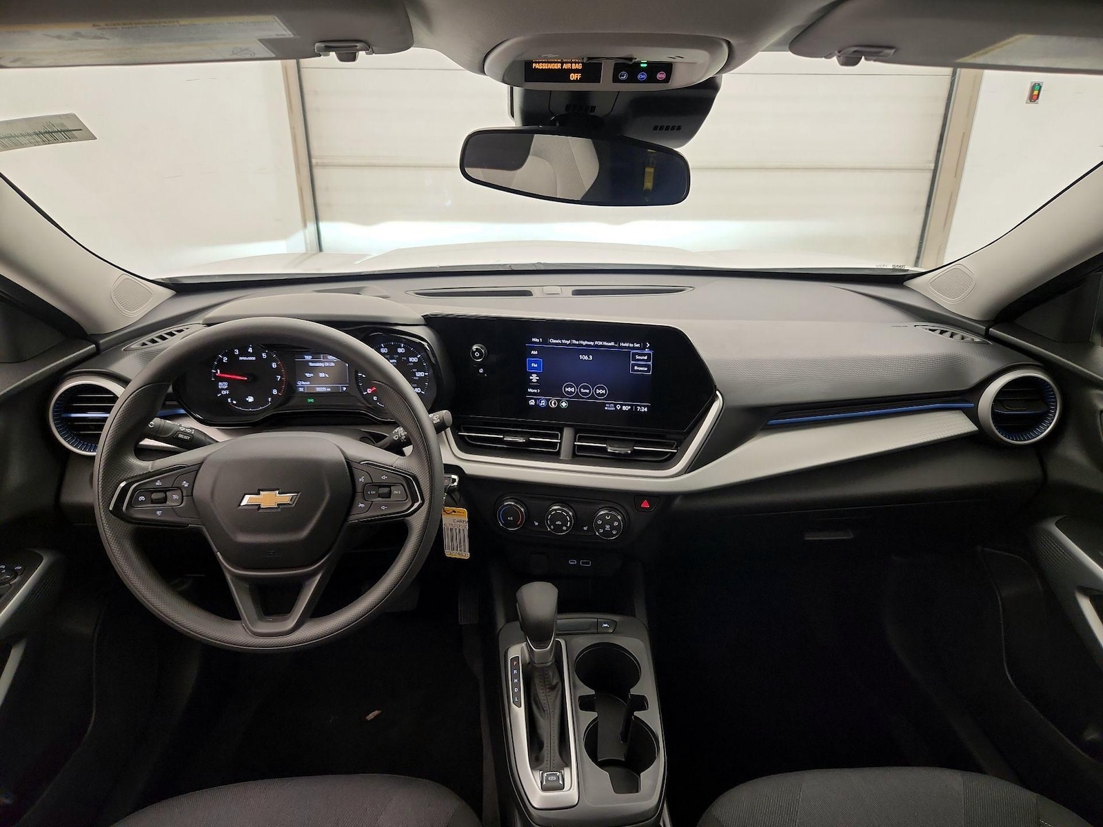 2025 Chevrolet Trax LS - Photo 10