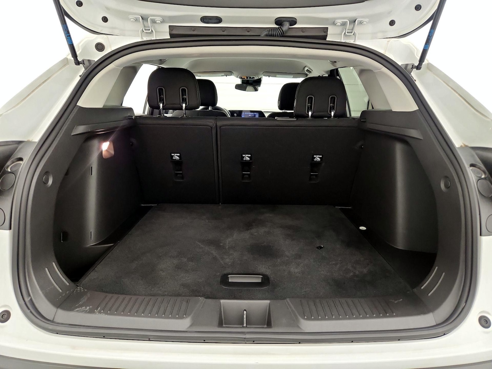 2025 Chevrolet Trax LS - Photo 22