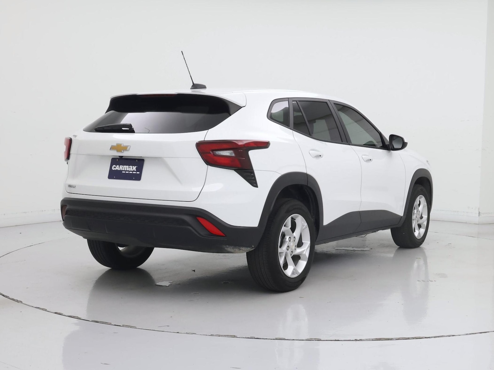 2025 Chevrolet Trax LS - Photo 9