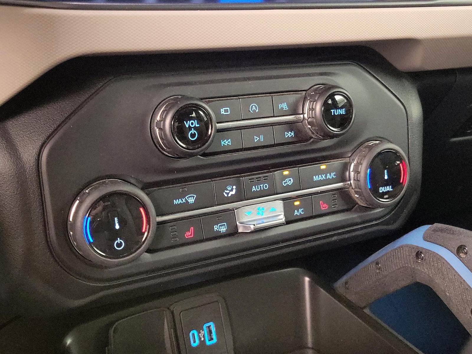 2022 Ford Bronco 2-Door Wildtrak - Photo 17