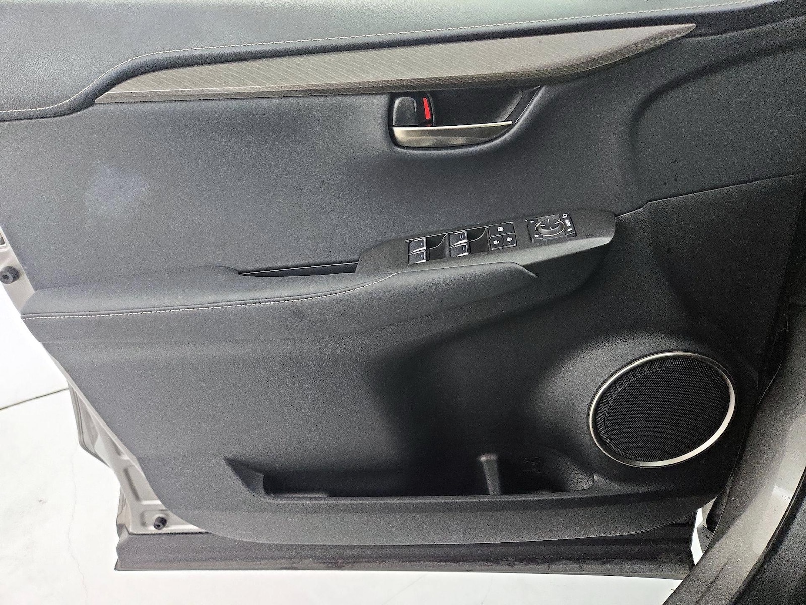 2020 Lexus NX 300 - Photo 13