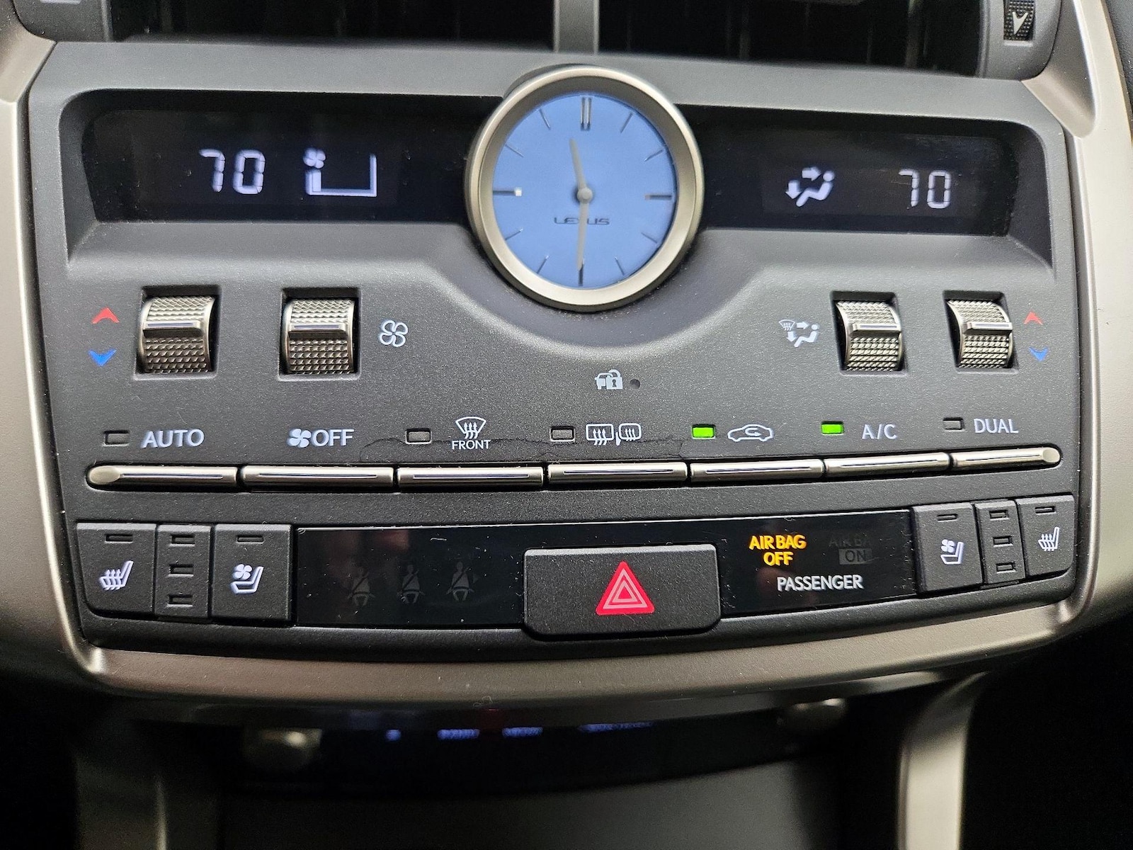 2020 Lexus NX 300 - Photo 17