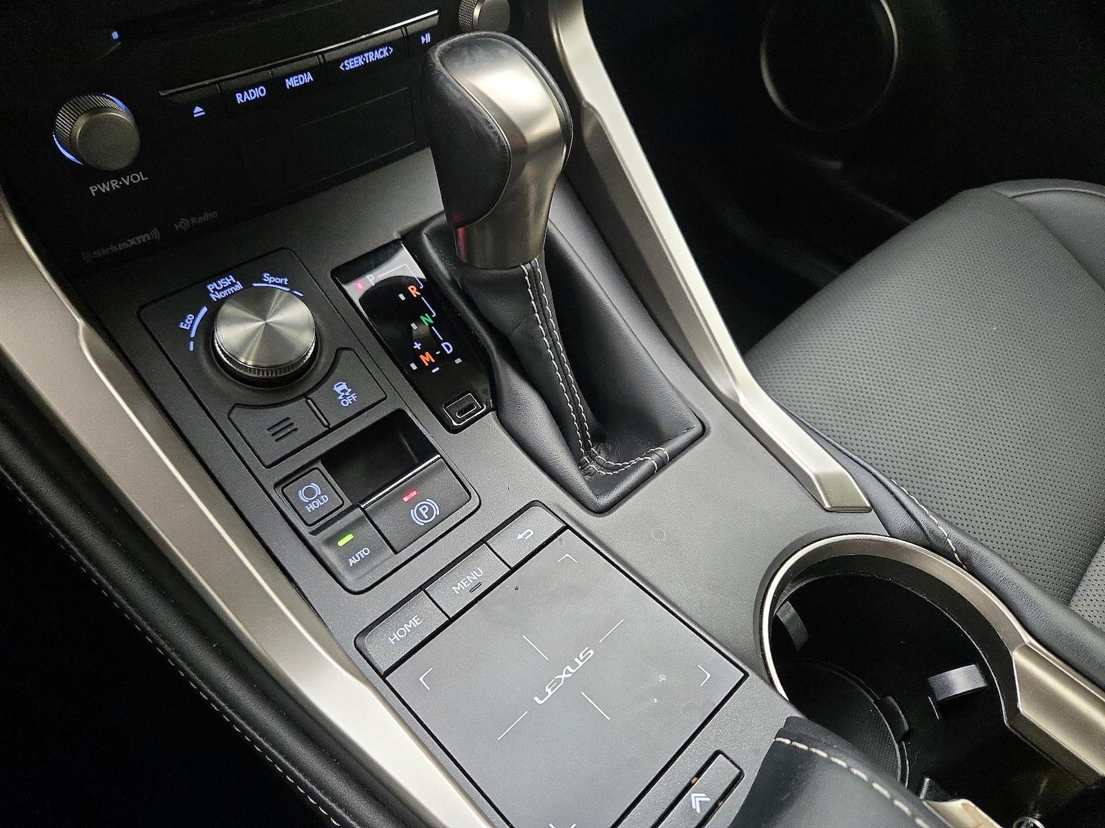2020 Lexus NX 300 - Photo 18