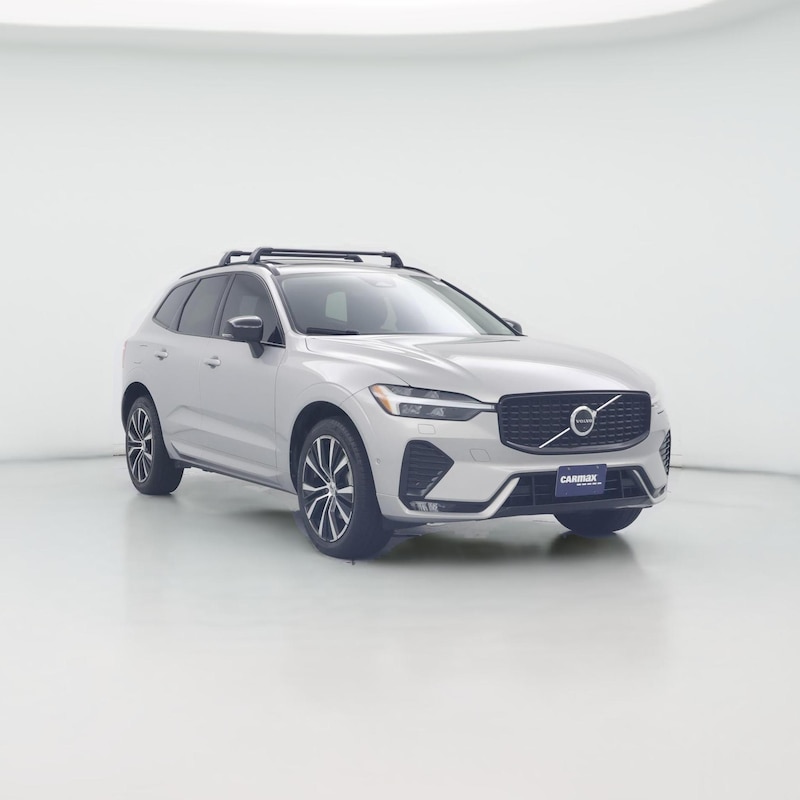 2023 Volvo XC60 B5 Plus Dark Theme