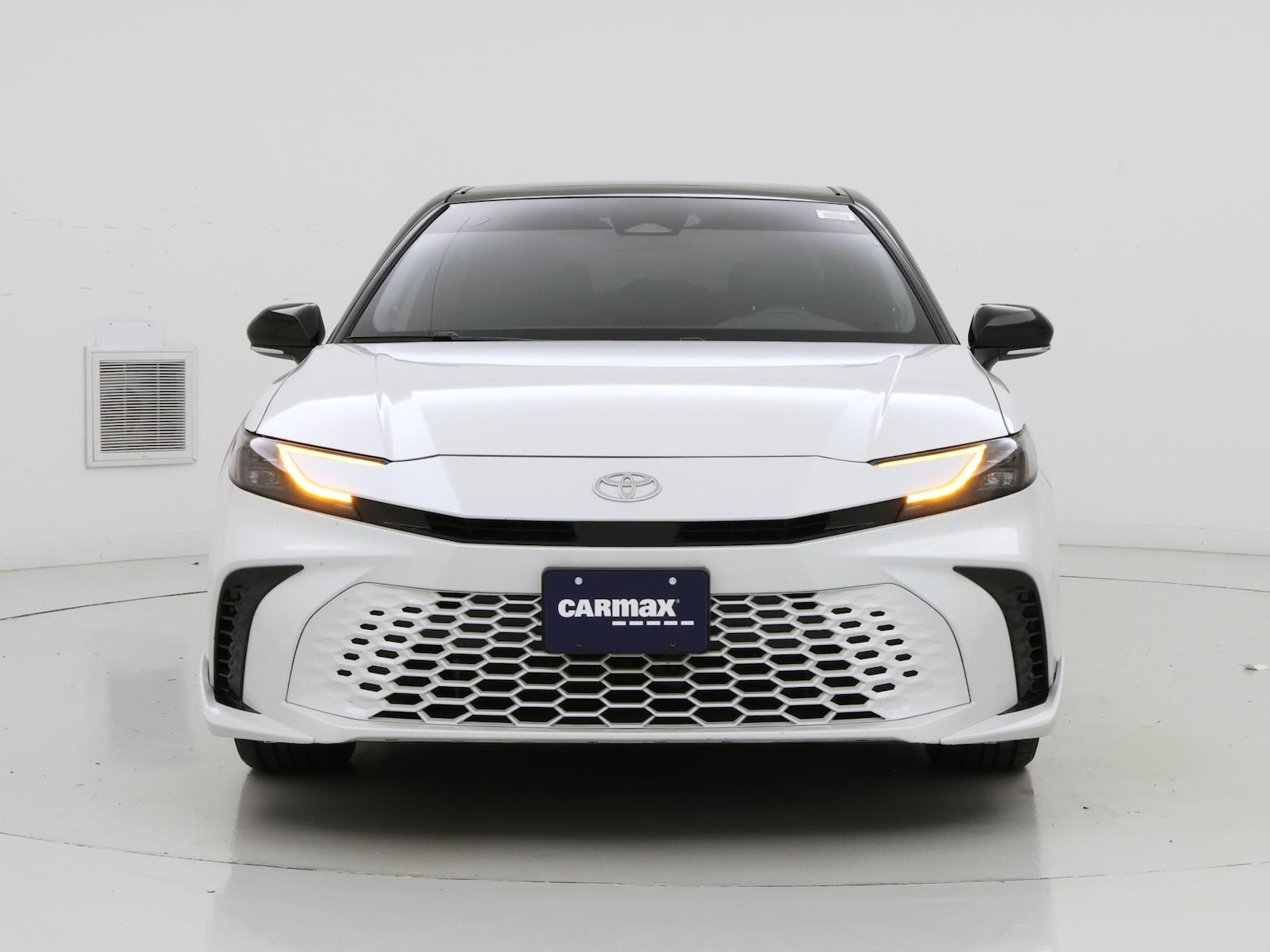 2025 Toyota Camry XSE - Photo 6