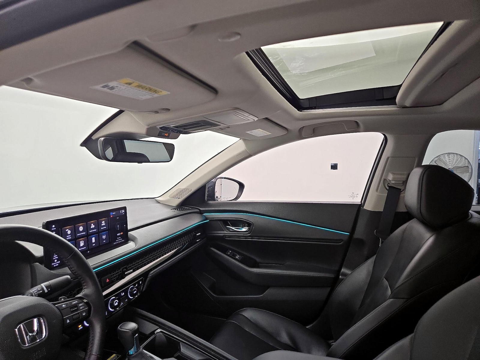 Sunroof(s) & Overhead Airbags