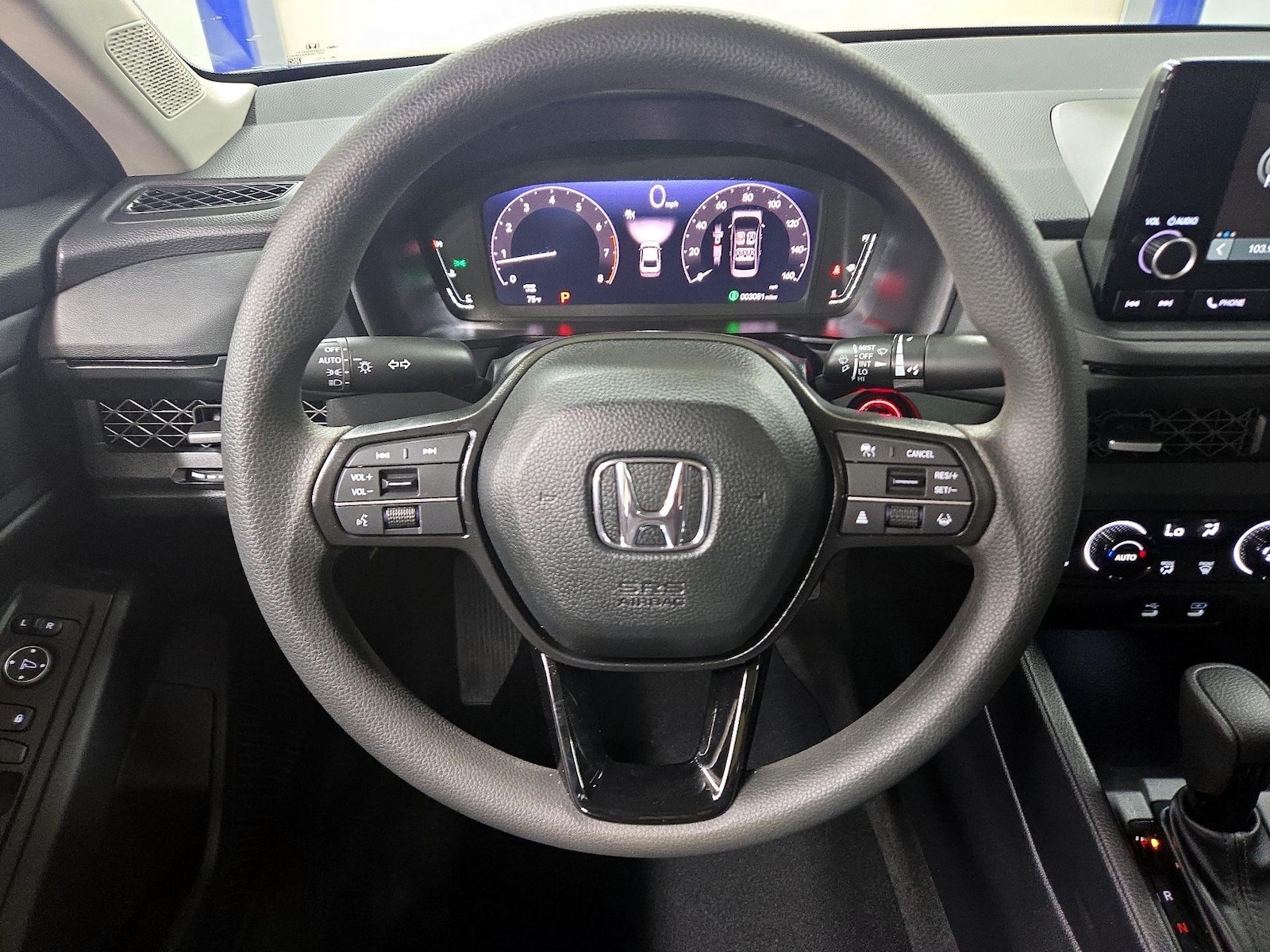 2025 Honda Accord SE - Photo 11