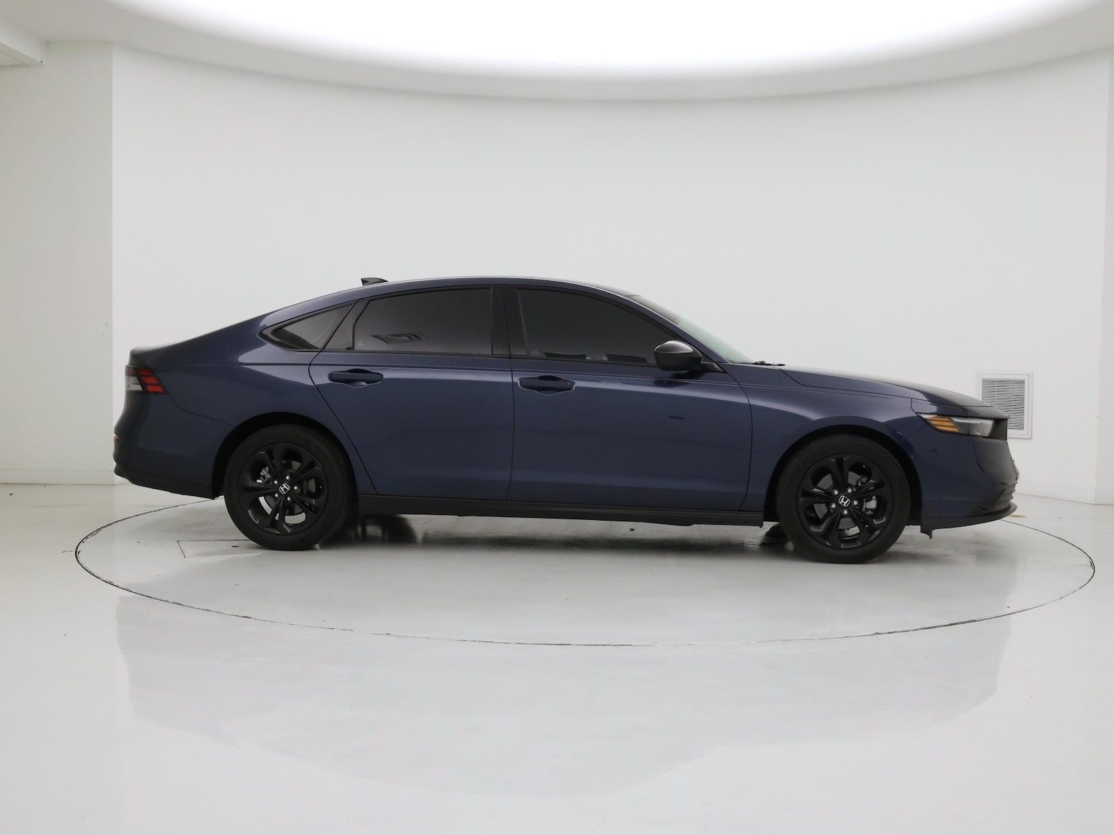 2025 Honda Accord SE - Photo 8