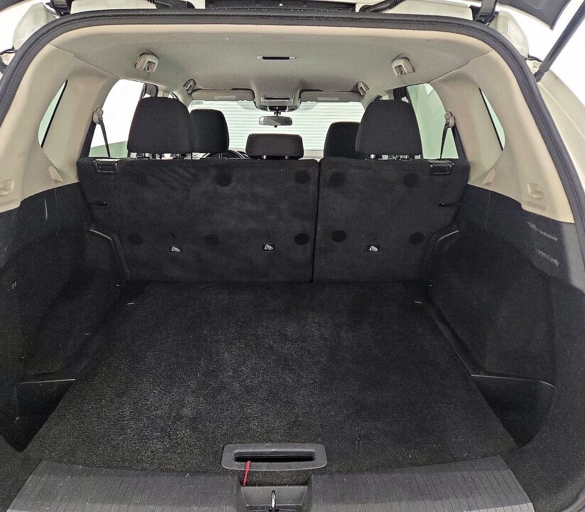 Trunk/Cargo (Seats Up)