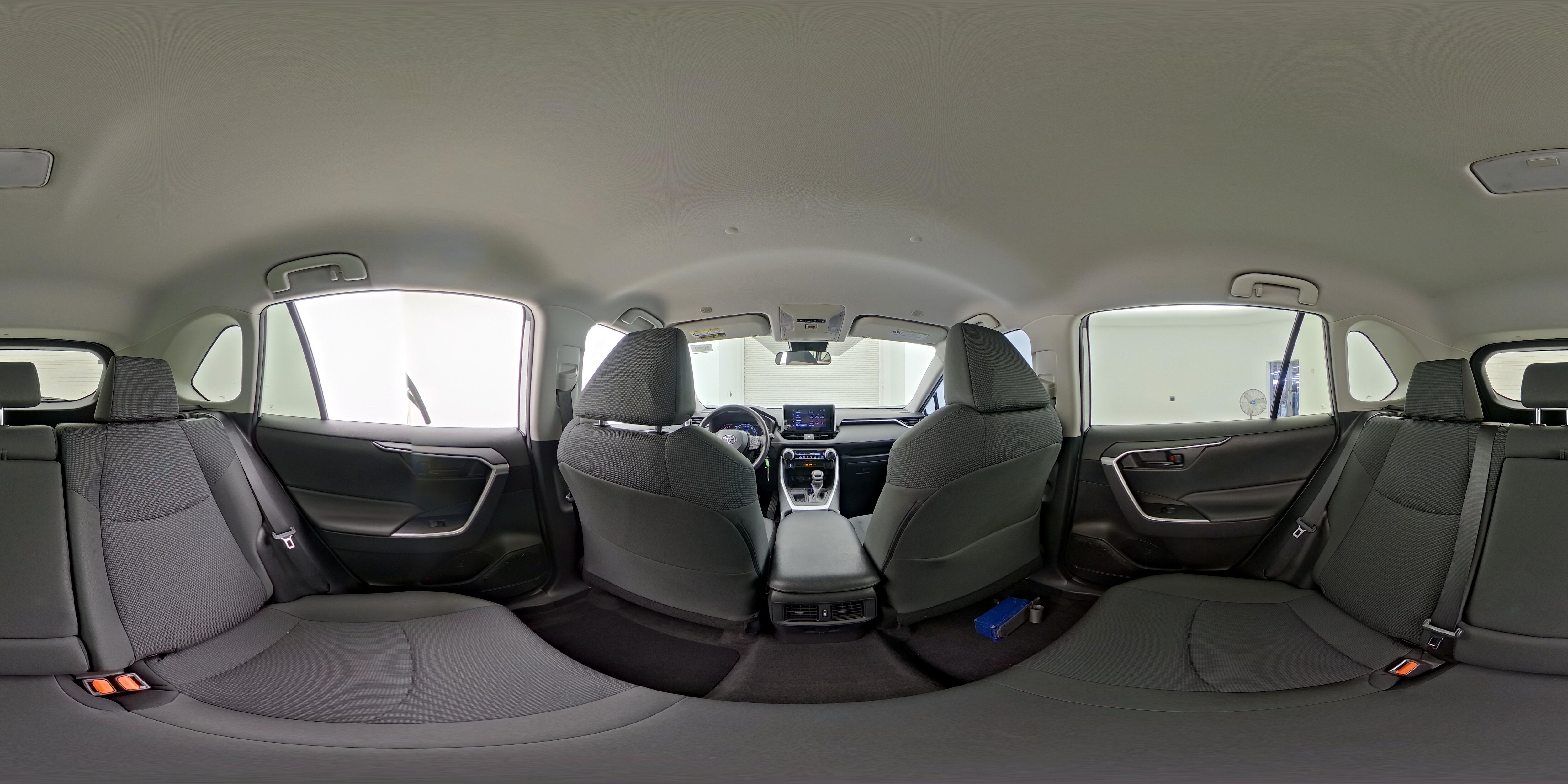 2023 Toyota RAV4 LE - Photo 25
