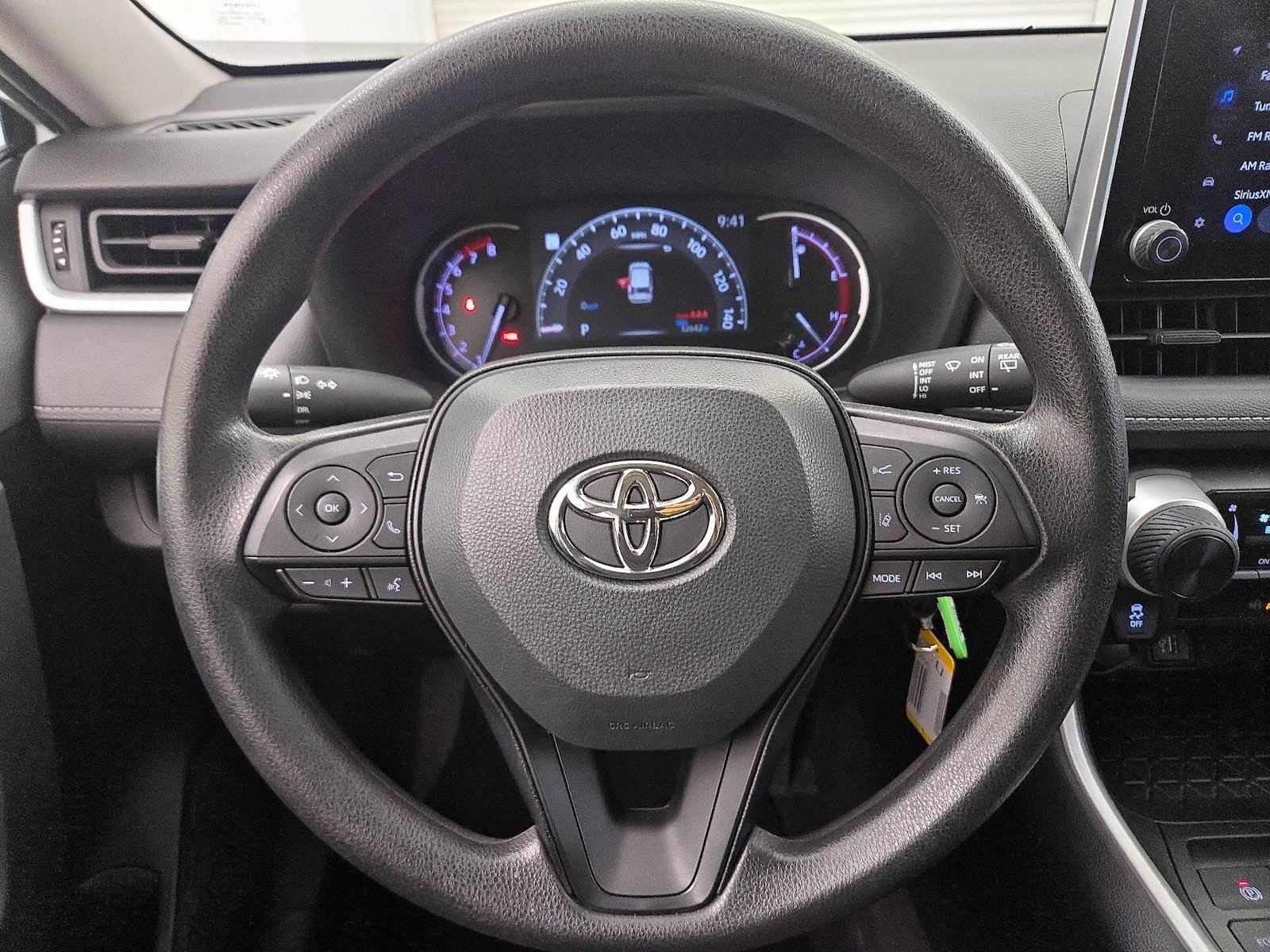 2023 Toyota RAV4 LE - Photo 11