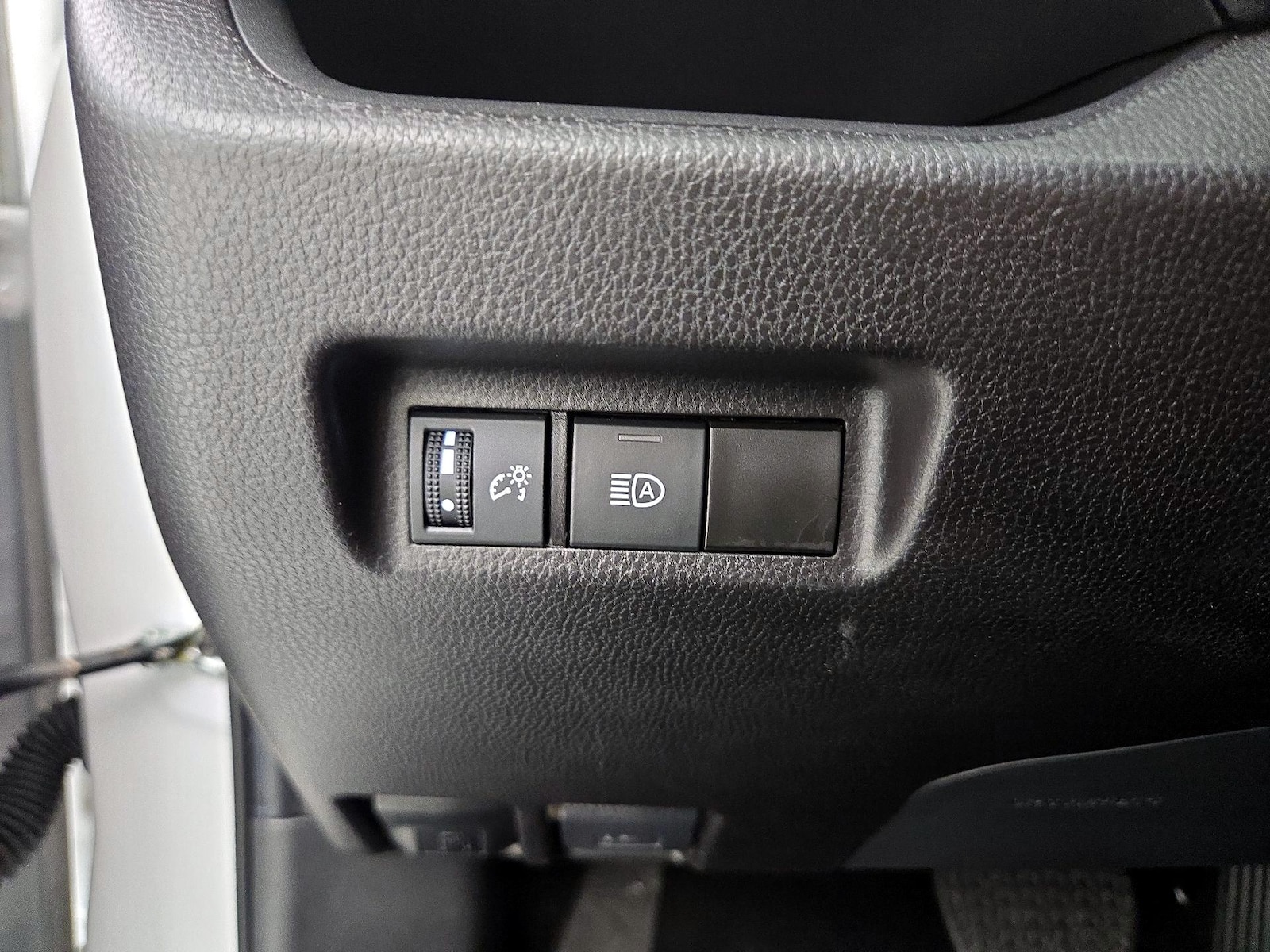 2023 Toyota RAV4 LE - Photo 14