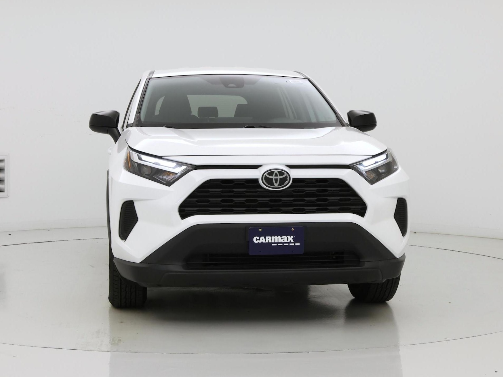 2023 Toyota RAV4 LE - Photo 6