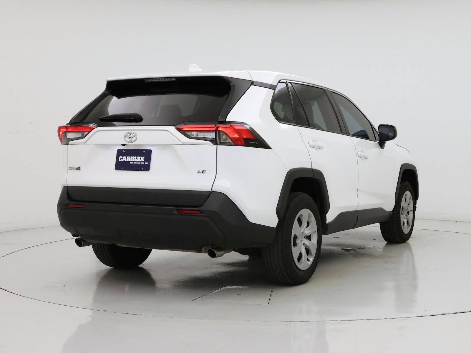 2023 Toyota RAV4 LE - Photo 9