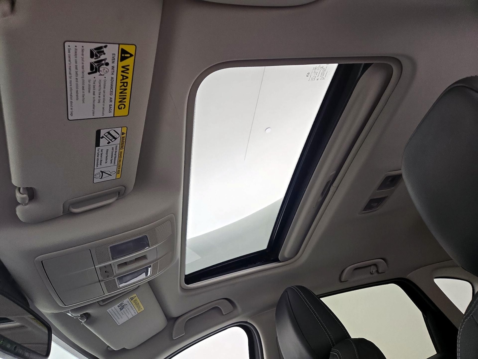 Sunroof(s) & Overhead Airbags