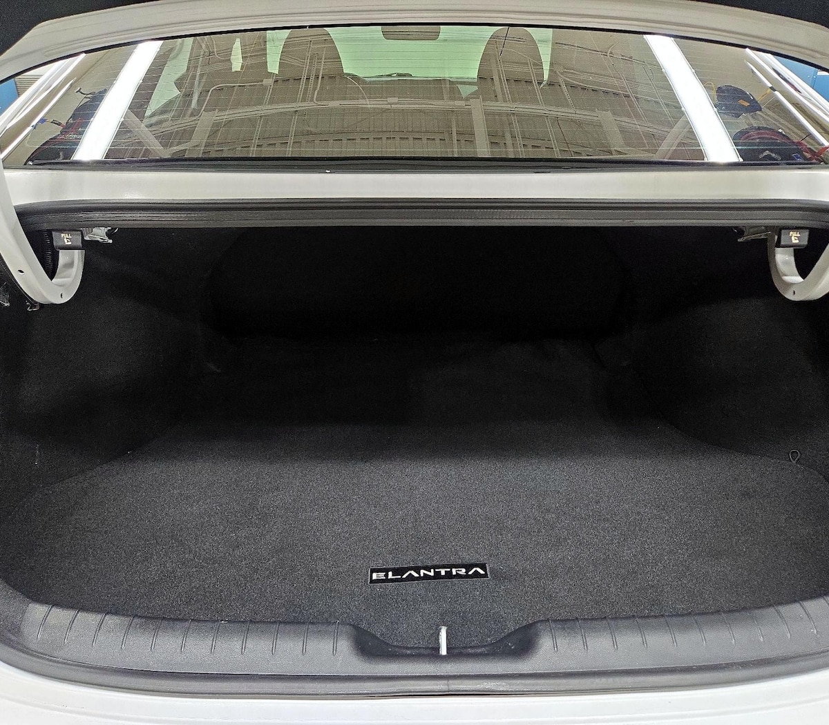 Trunk/Cargo (Seats Up)
