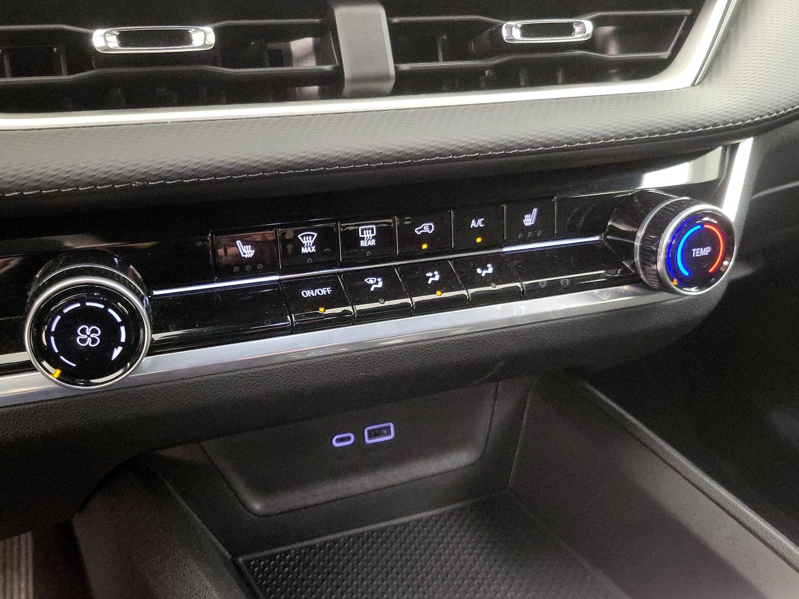 2026 Chevrolet Equinox LT - Photo 17