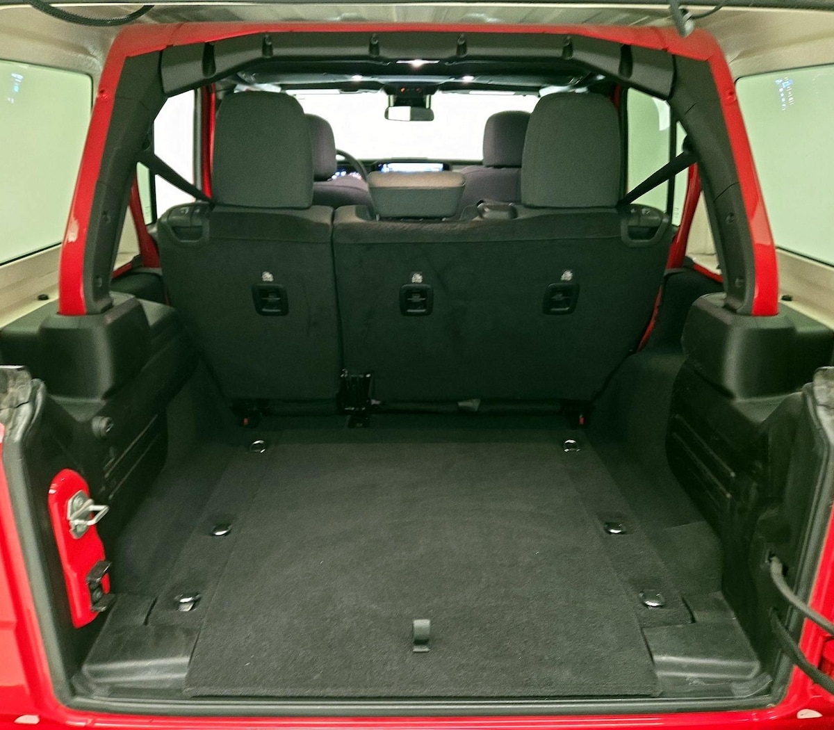 Trunk/Cargo (Seats Up)