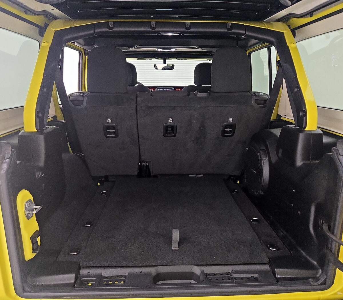 Trunk/Cargo (Seats Up)