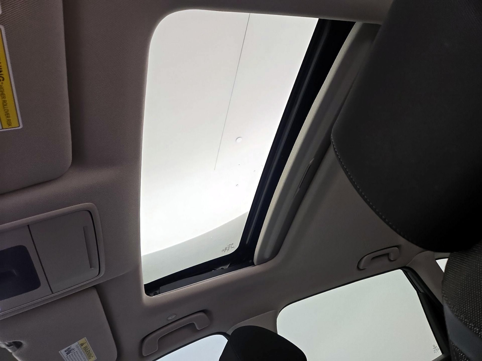 Sunroof(s) & Overhead Airbags