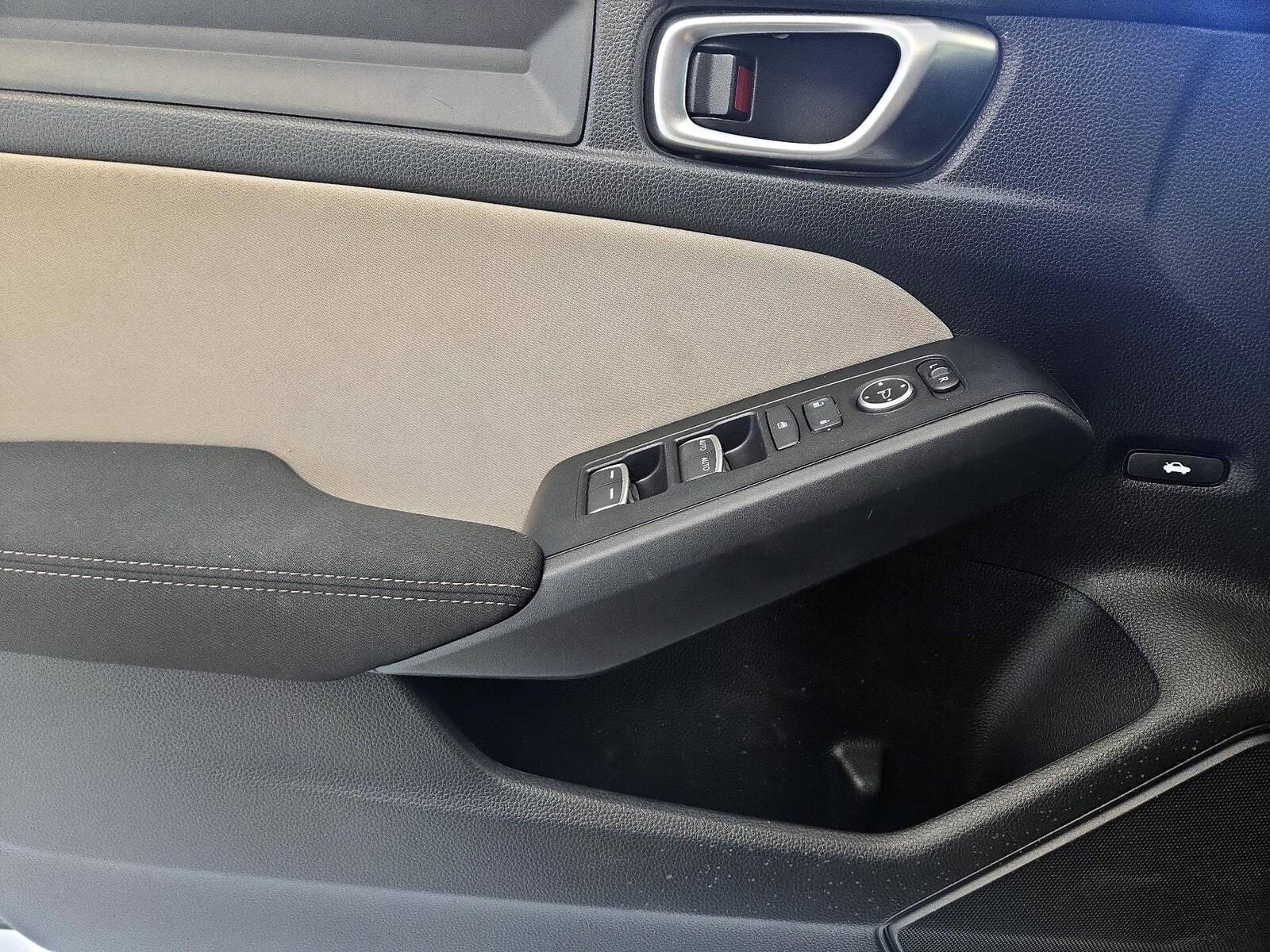 2024 Honda Civic LX - Photo 13