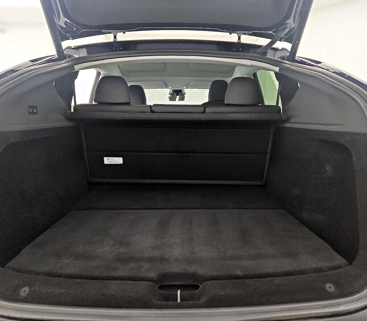 Trunk/Cargo (Seats Up)