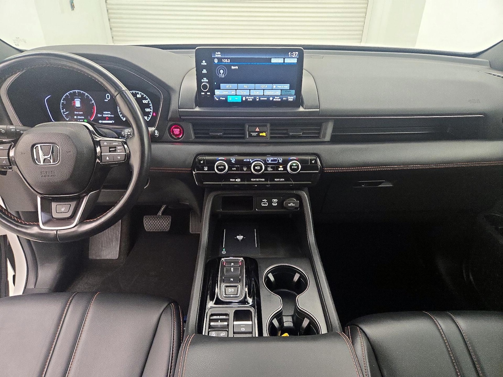 Apple CarPlay® & Android Auto™