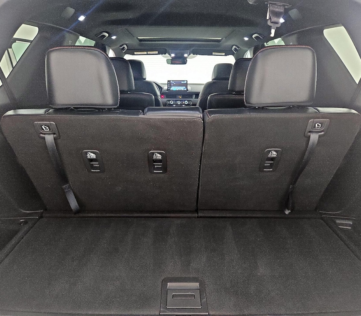 Trunk/Cargo (Seats Up)