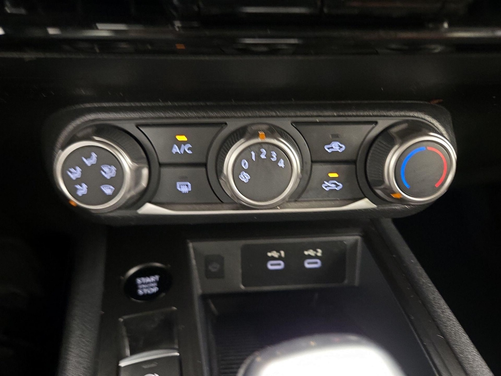 2025 Nissan Kicks SV - Photo 17