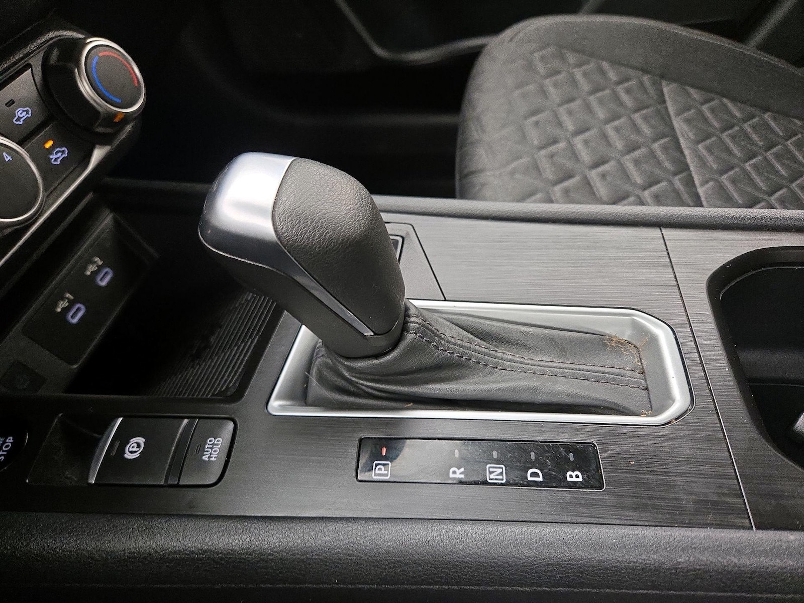 2025 Nissan Kicks SV - Photo 18