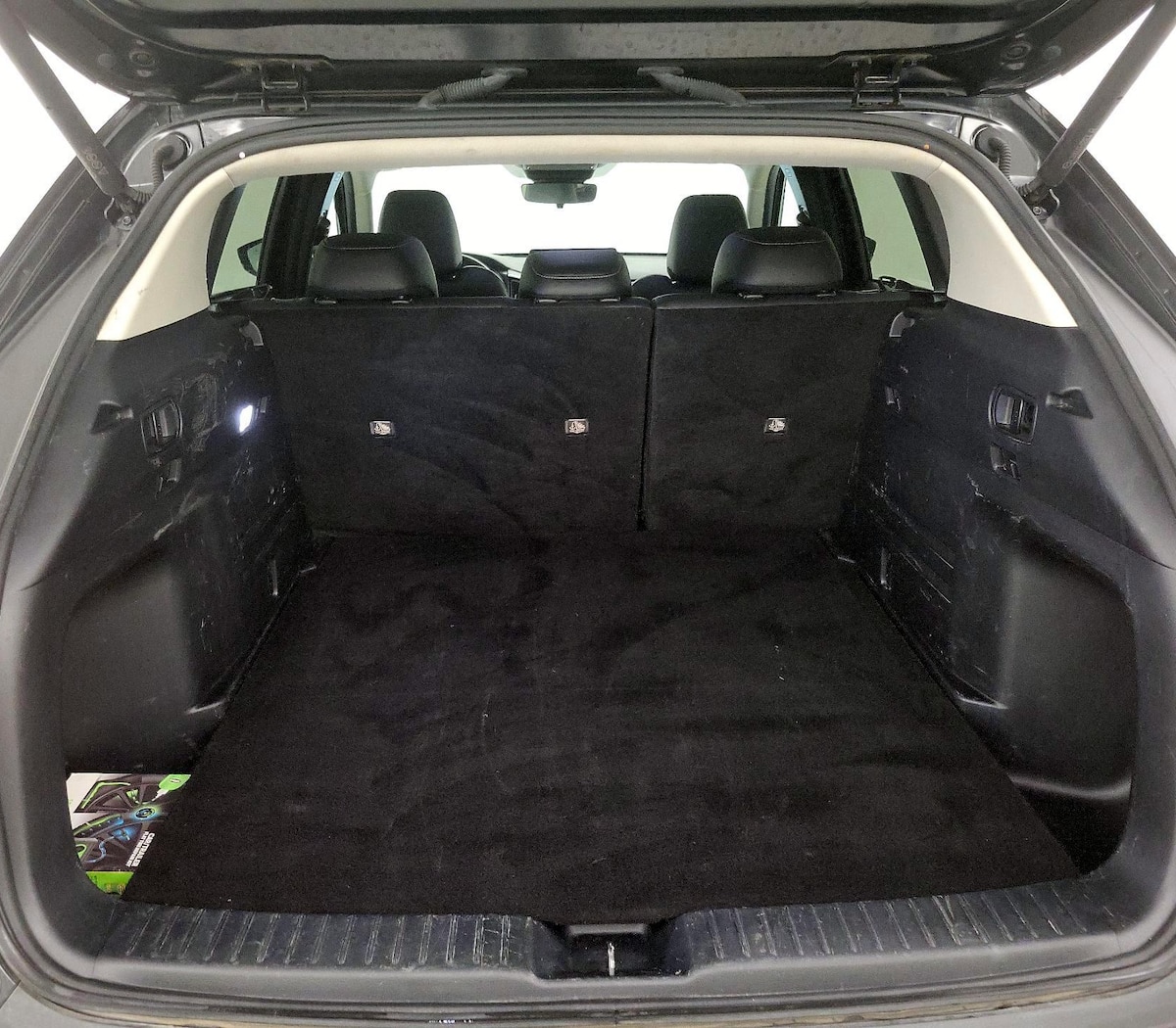 Trunk/Cargo (Seats Up)