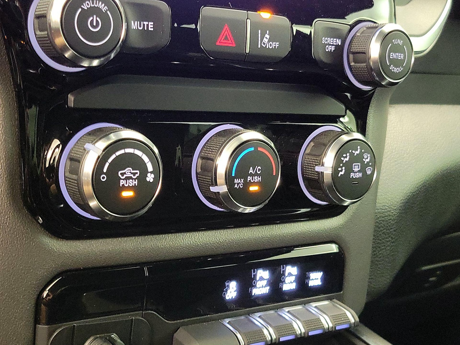 2025 RAM Ram 1500 Pickup Tradesman - Photo 17
